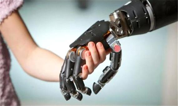 اختراع دست رباتیکی که با ذهن انسان کنترل می‌شود