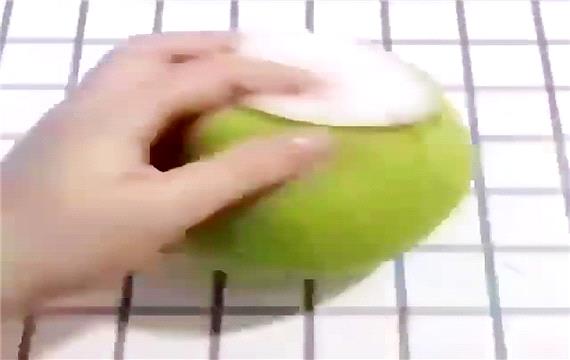 کلیپ آموزش ساخت عروسک با جوراب .چقدر بامزه
