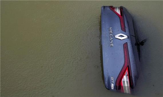 غرق شدن خودروها در سیل اسپانیا