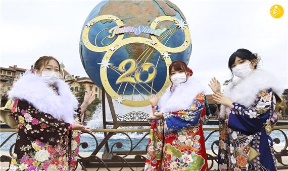 جشن بلوغ دختران و پسران ژاپنی با لباس های سنتی