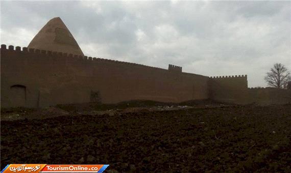 قلعه و یخچال احمدآباد مستوفی اسلامشهر مرمت می‌شود