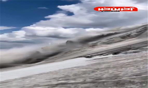 سقوط بخشی از یک یخچال در کوه‌های آلپ ایتالیا