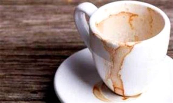 روش های پاک کردن لکه چای و قهوه از روی فنجان