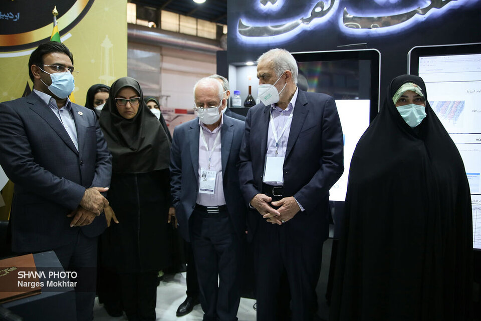 بازدید رئیس فراکسیون محیط زیست مجلس از نمایشگاه نفت