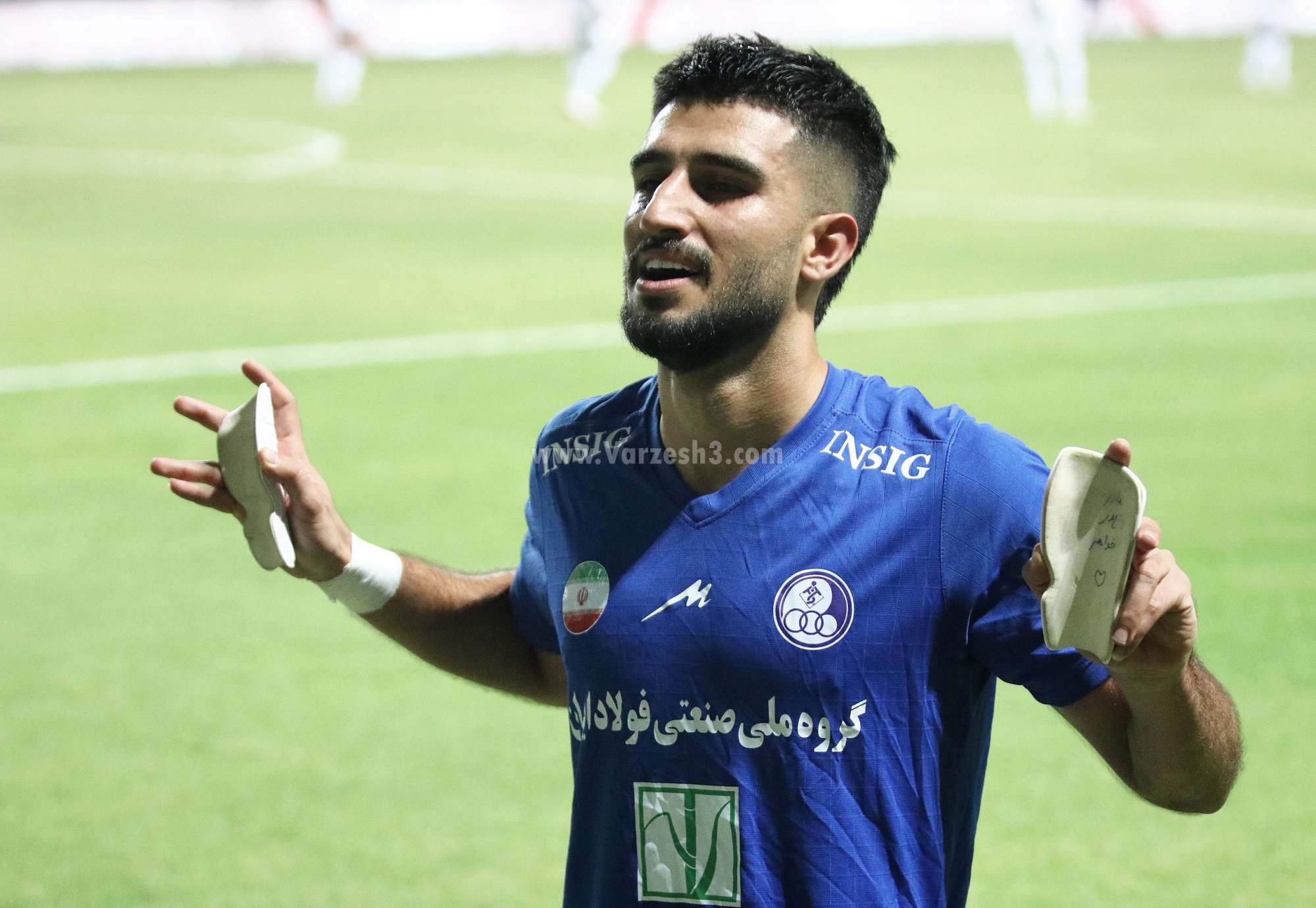 آریا جوان