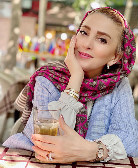 تصویری از جشن تولد ۵۲ سالگی ژیلا صادقی در آمریکا
