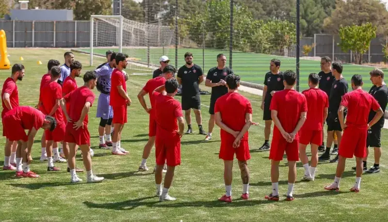 بازیکنان پرسپولیس به دو گروه تقسیم شدند