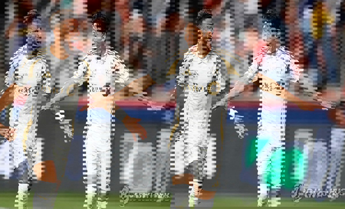 آریا جوان