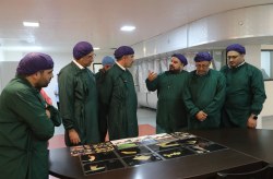 بازدید مدنی زاده از شرکت دانش‌بنیان همانندساز بافت کیش