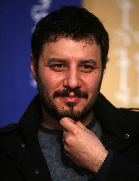 جواد عزتی؛ بازیگری با درخشش همزمان در نقش‌های کمدی و جدی