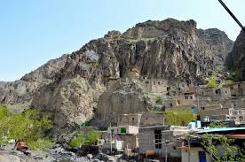 خانه های تاریخی عجیب در بالای پرتگاهها