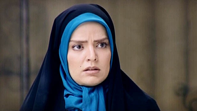 کافه گردی مرضیه آوای باران با استایل رنگارنگ