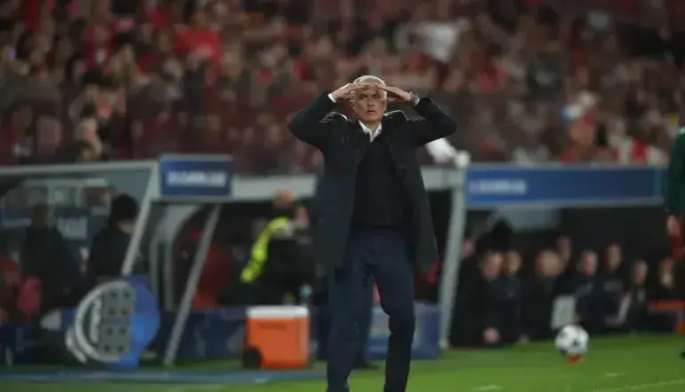 مورینیو: قلبم گرفت، این داور با من مشکل دارد