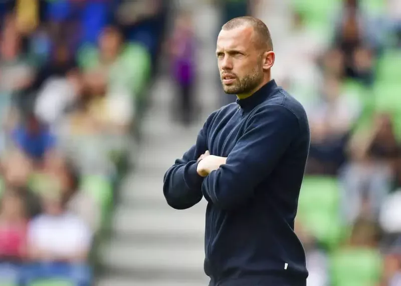 تبعات شکست سنگین برابر گالا؛ مربی آژاکس اخراج شد