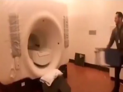 چرا میگن میری MRIچیز فلزی همراهت نباشه