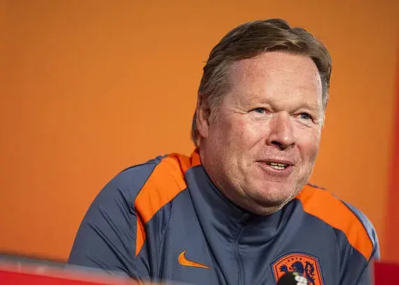 در ۲۸ روز اردوی ناپولی یک توپ هم ندیدم!