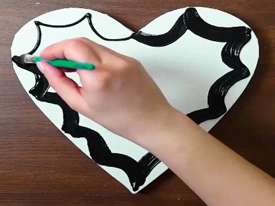 طرحی زیبا در قاب قلب