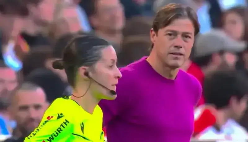 درگیری سرمربی سویا با کمک‌ داور زن!