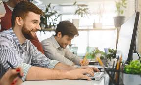 چرا از سپردن کار به دیگران می‌ترسیم؟