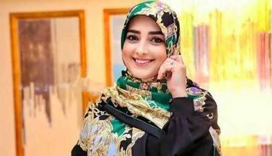 چهره ها/ خانم مجری تلویزیون با یک تیپ مجلسی خودنمایی کرد