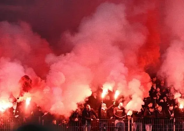 فوتبال ۱۰۰ درصد سیاسی آلمان و ترس از راست‌گرایان