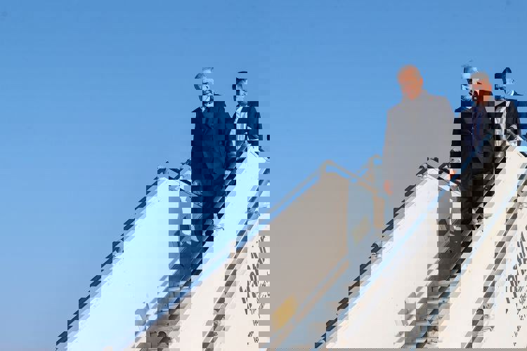 شانزدهمین سفر استانی رئیس جمهور؛ پزشکیان وارد بیرجند شد