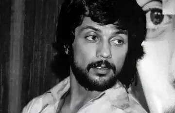 داریوش: صدای من غمگین است چون چیزی جز غم وجود ندارد / چیزی در دنیا نیست که بشود به آن دل بست