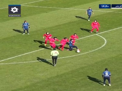 گل تماشایی و زیرطاقی زهرا سربالی در جریان دیدار گل‌گهر برابر پالایش‌گاز ایلام