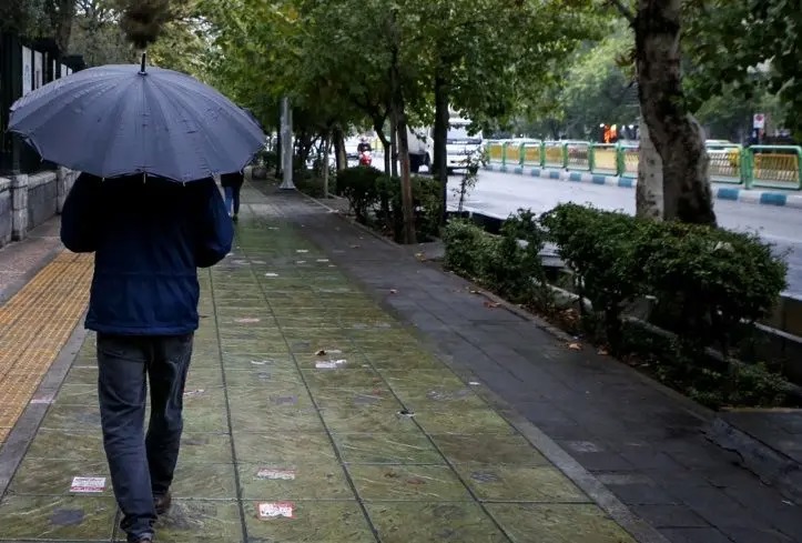 نفوذ سامانه بارشی از یکشنبه؛ تهران برفی و بارانی می‌شود