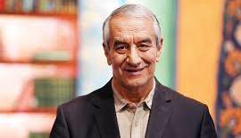 کفاشیان: زنوزی با صحبت‌هایش به تماشاگران خط می‌دهد