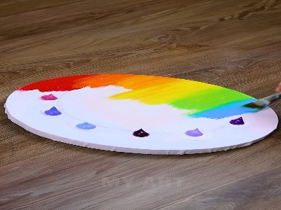 نقاشی پروانه ای زیر نور ماه