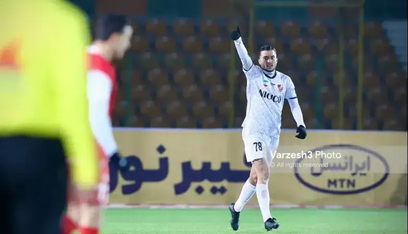 هافبک خبرساز، همچنان با پیراهن نارنجی!