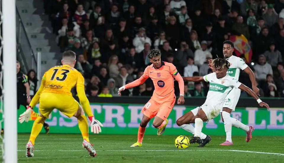 یامال به دیگو مارادونا رسید