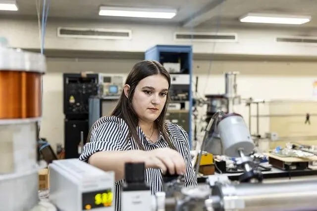 یک دانشجوی دکتری فیزیک دانشگاه سیدنی، «غبار کیهانی» ساخت