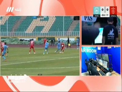 چادرملو ده نفره شد؛ سجاد مشهدی به دلیل خطای شدید روی سروش رفیعی از بازی اخراج شد