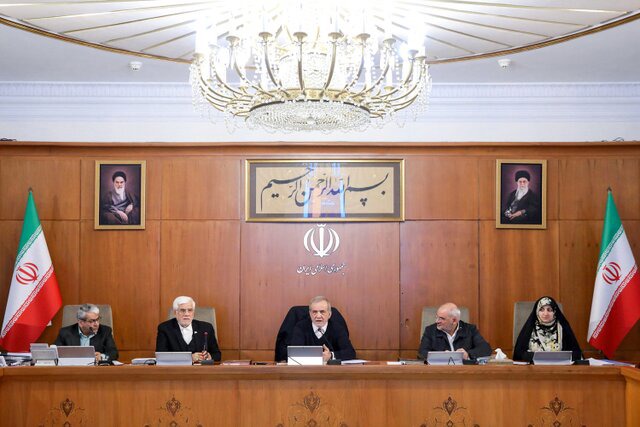 تأکید پزشکیان بر رعایت مصالح و منافع ملی در اظهارنظرهای مرتبط با مذاکرات هسته‌ای