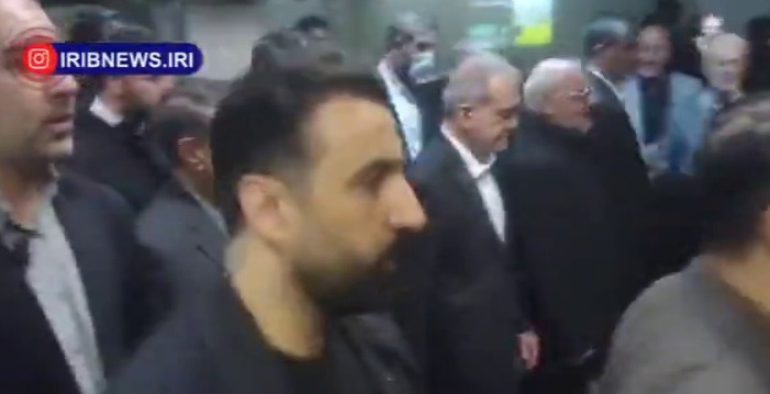 رئیس‌جمهور با مترو به راهپیمایی رفت