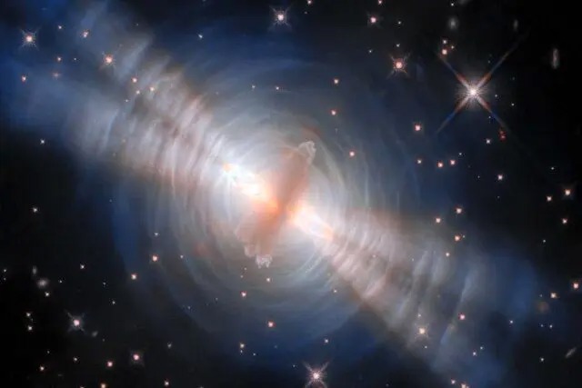 تصویر جدید «هابل» از سحابی در حال مرگ تخم‌مرغ