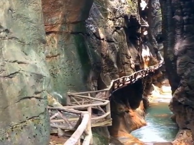 یه غار مخفی اما خیلی جذاب و مرموزو آرامش‌بخش تو چین