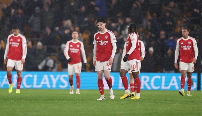 صدرنشین لیگ برتر انگلیس باز هم امتیاز از دست داد