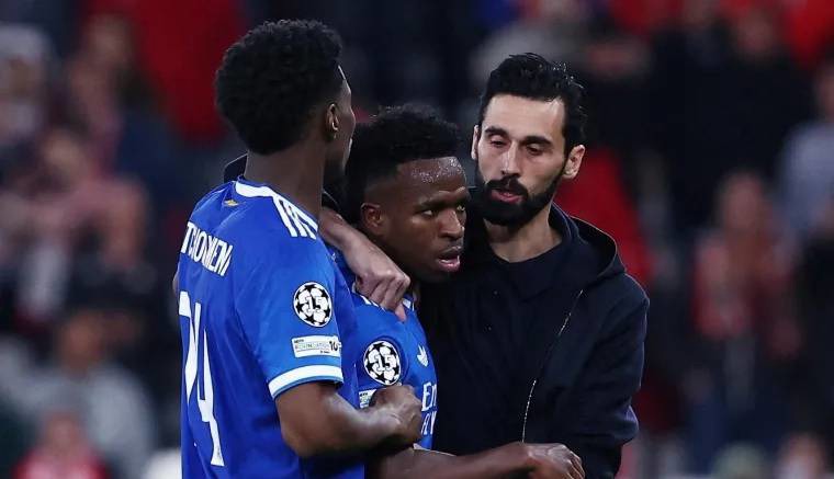 طرح موزائیکی برنابئو در حمایت از وینیسیوس