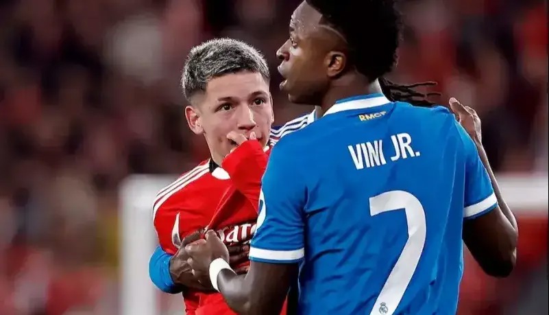 توهین عجیب هواداران بنفیکا به وینیسیوس