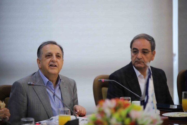 آریا جوان