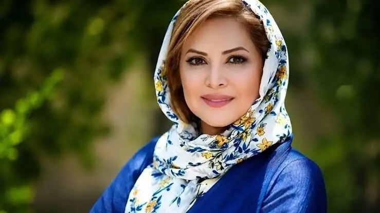 سفر در زمان؛ «پدر پدربزرگ کمند امیرسلیمانی» در حال سه‌چرخه‌سواری در حیاط قصر ناصرالدین شاه