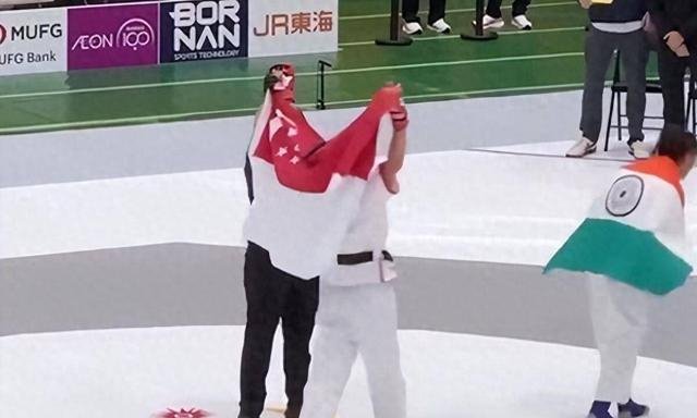آریا جوان