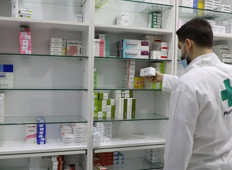 استامینوفن کدئین هم در داروخانه ها کمیاب شد/ وفور دارو گذشت، وضعیت جنگی و بحرانی است