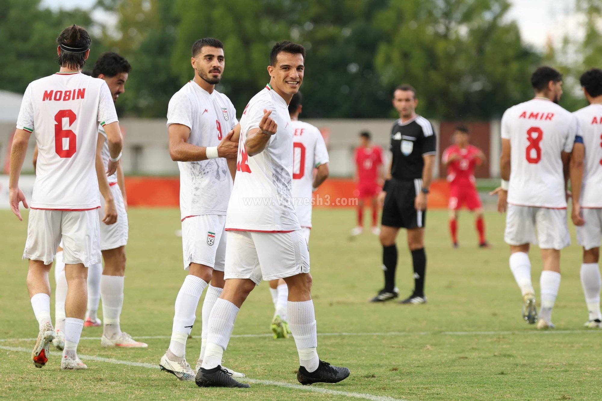 آریا جوان