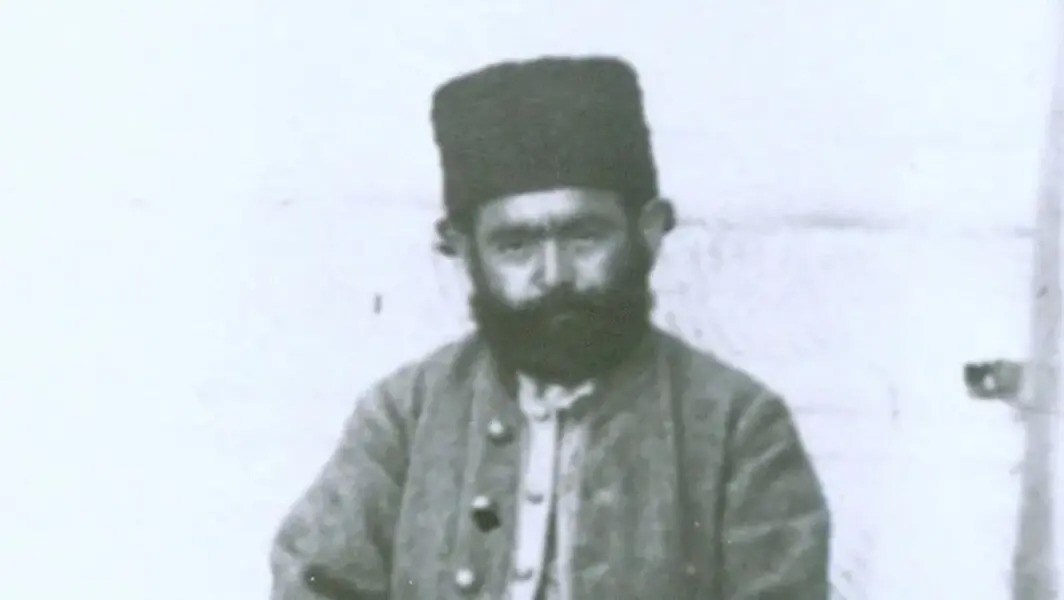 سفر در زمان؛ عکسی از «اسماعیل شپش» که زنش او را توی «طاقچه» می‌گذاشت؛ ۱۳۶ سال قبل