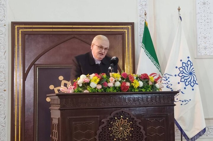 آریا جوان