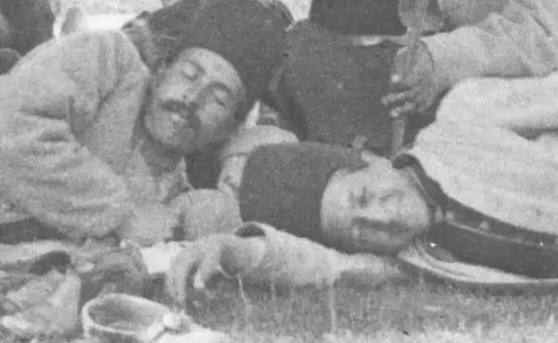 سفر در زمان؛ تصویری از «پشت‌صحنه یک فیلم» با بازی درباریان در دوران قاجار